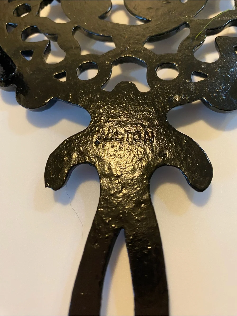 Vintage Cast Iron Trivet - Tulip & Hearts Design Black Hot Plate Wall Decor